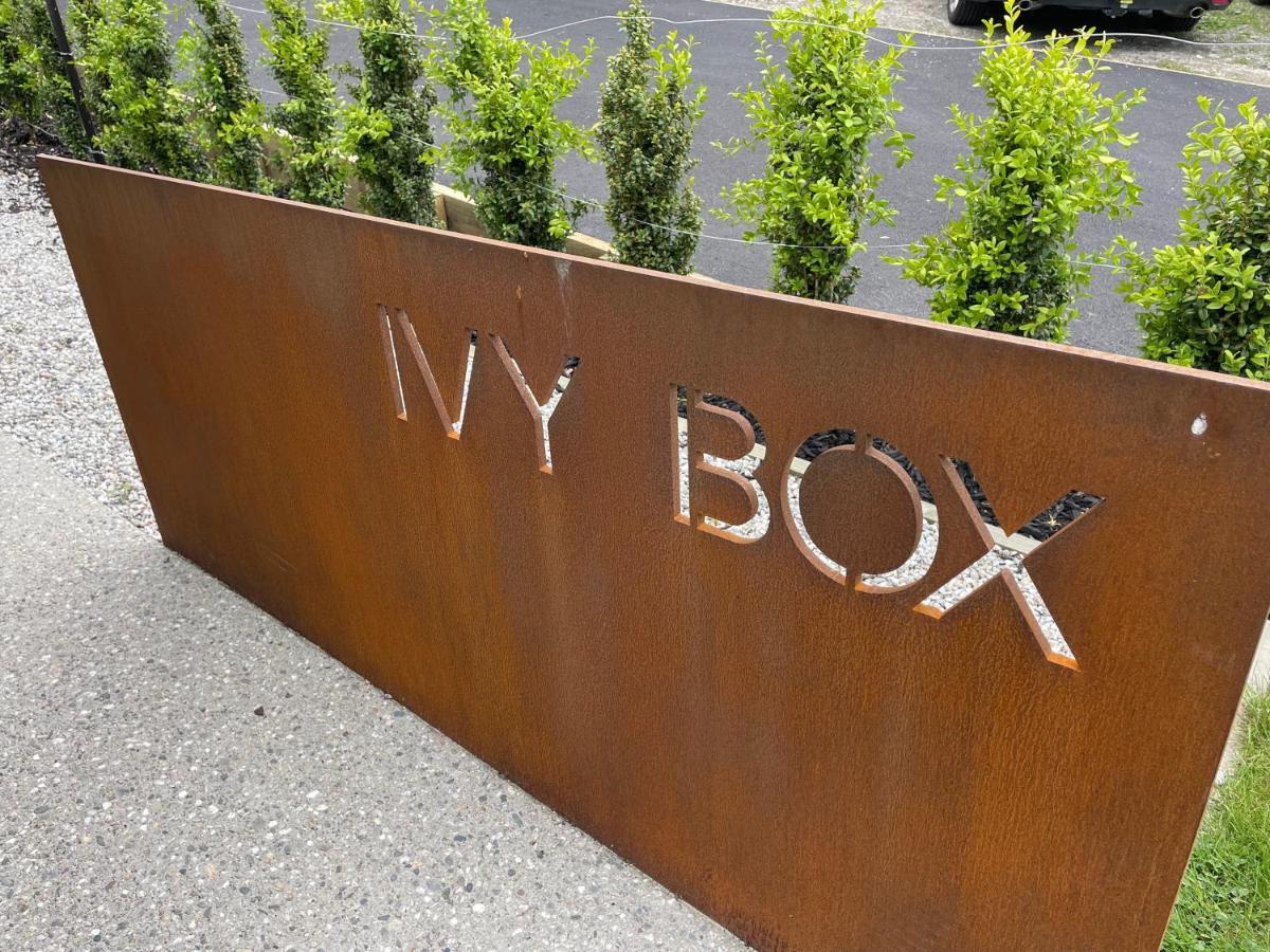 The Ivy Box Apartment Queenstown Exterior photo